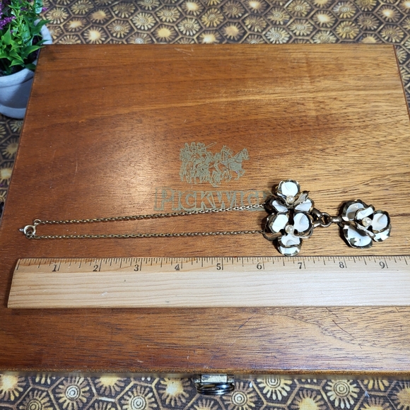 Vintage Brass Tone Floral Necklace with Creme Enameling and Faux Pearls - Picture 16 of 16